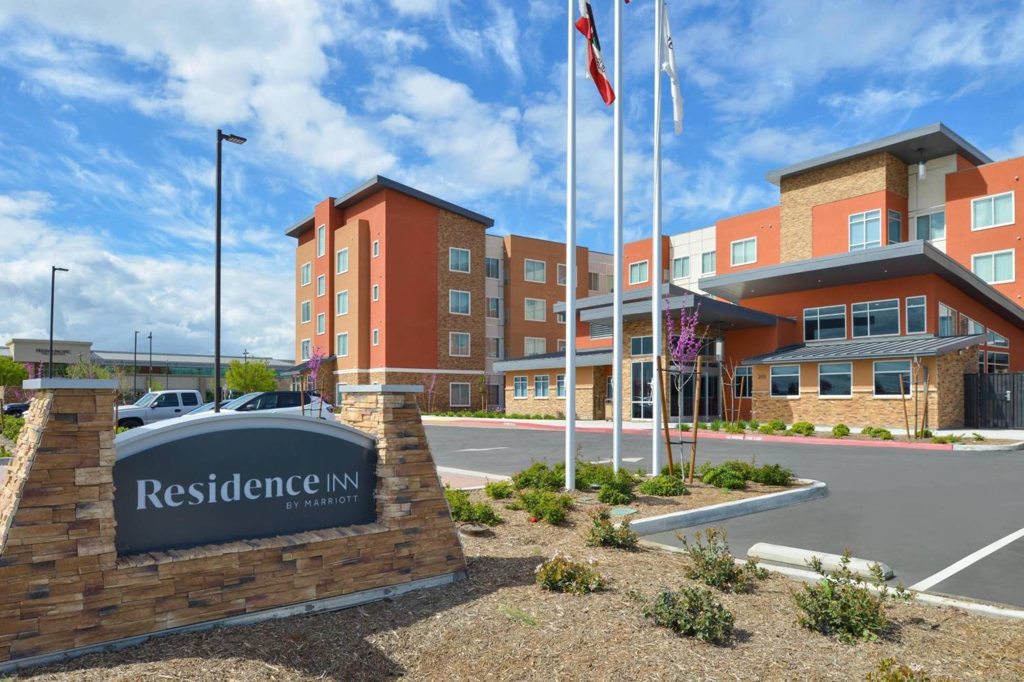 Residence Inn Visalia Exterior photo